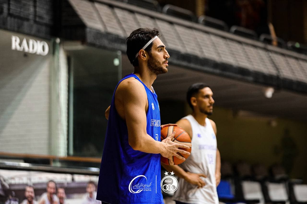 استقلال در هفته چهارم لیگ برتر 92-75 مهگل را شکست داد.