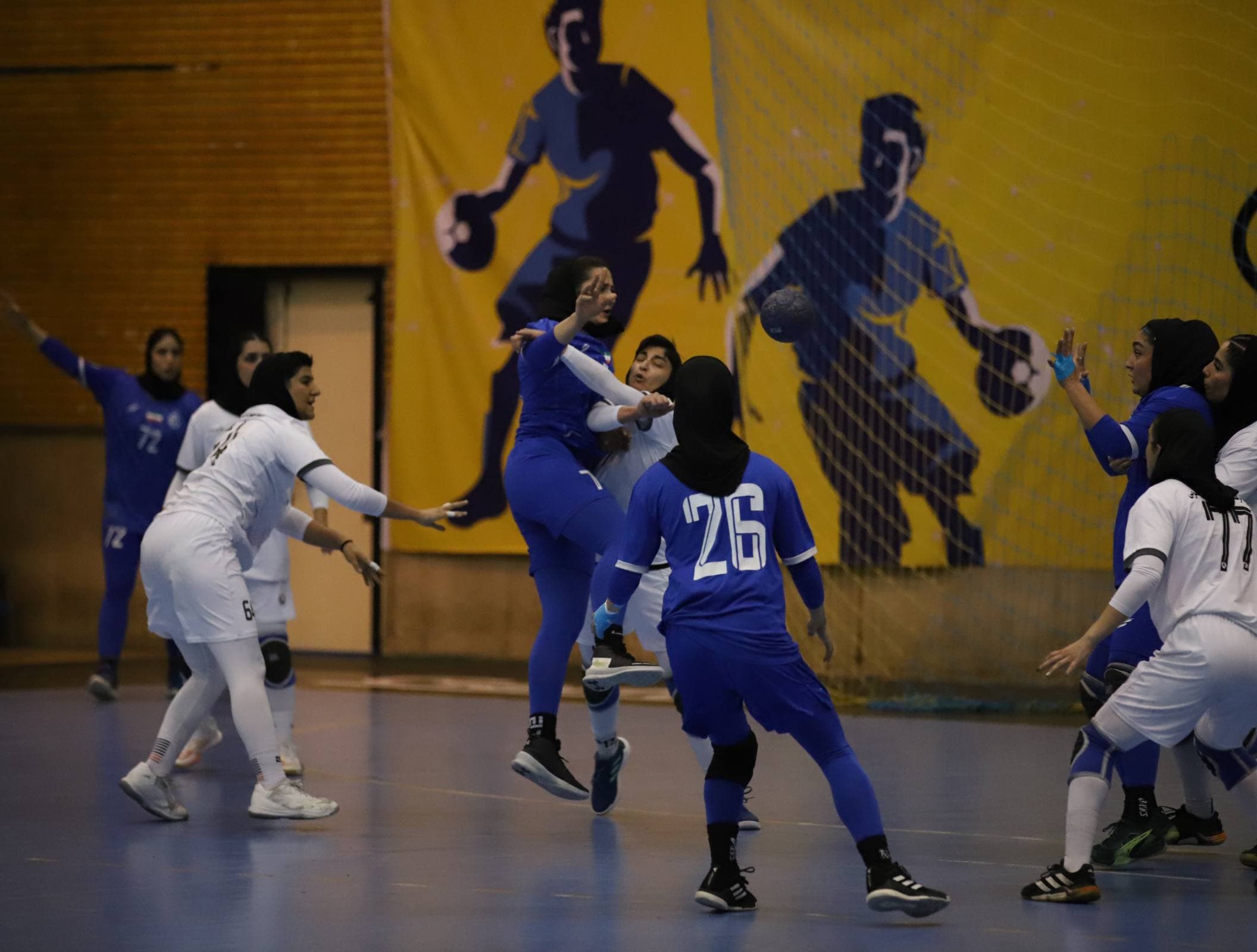 کامبک بانوان آبی تکمیل نشد