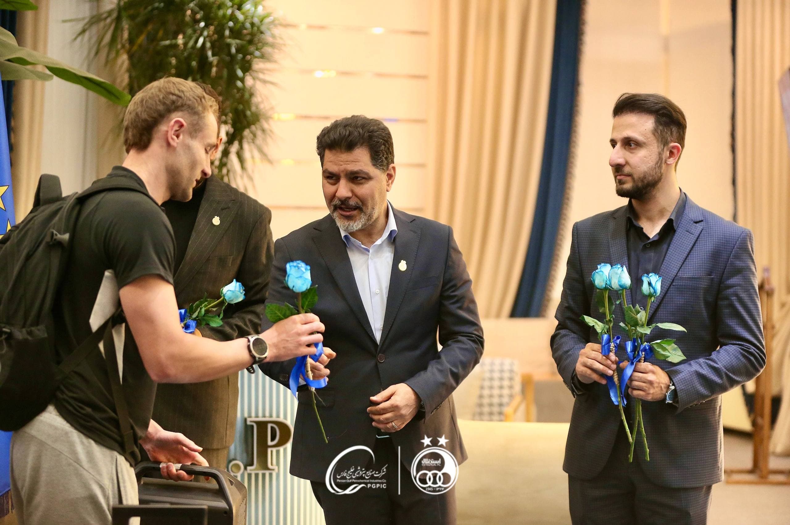 کاروان تیم الوصل امارات وارد ايران شد