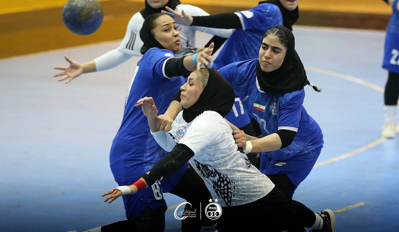 📸تصاویری از دیدار استقلال و سنگ آهن بافق