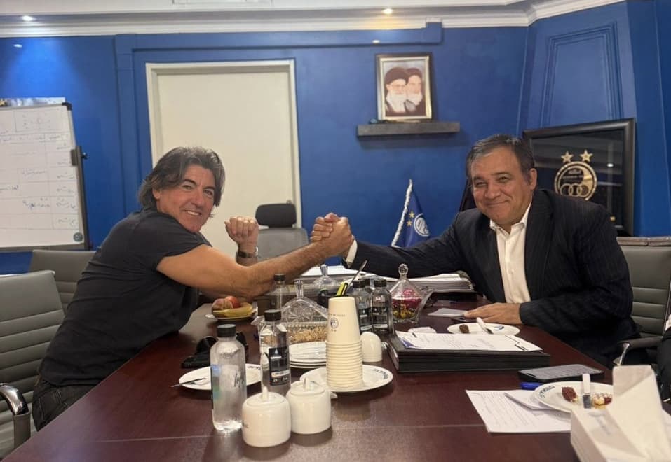 دست در دست هم تا قهرمانی