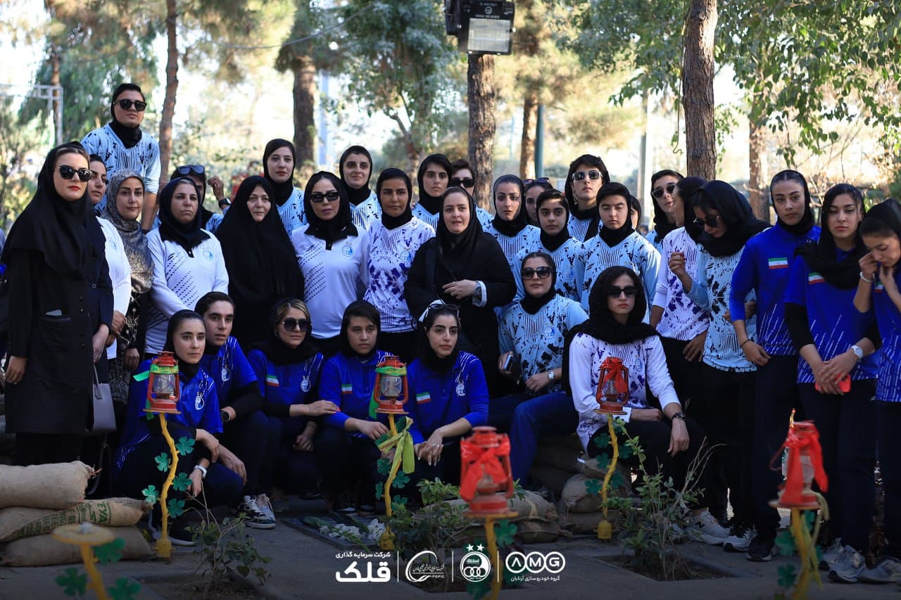 بانوان استقلال به زیارت مزار شهدا رفتند