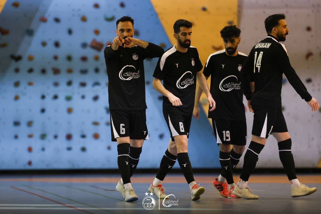 صعود قاطعانه استقلال به پلیآف